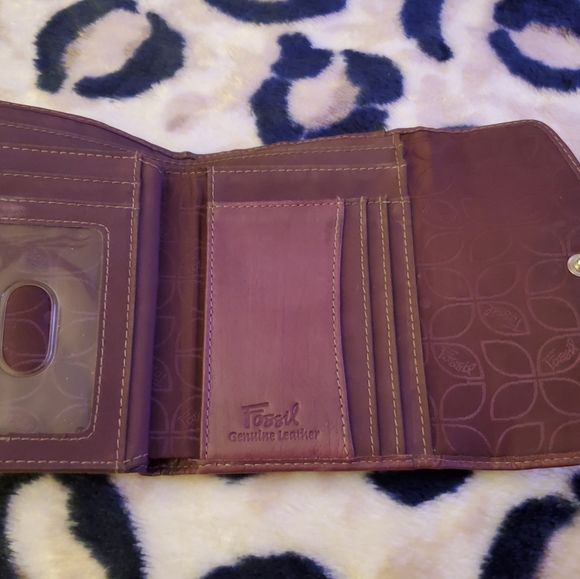 Vintage Fossil Wallet - Picture 2 of 3